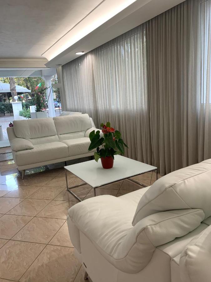 Hotel Royal Plaza Rimini Exterior foto